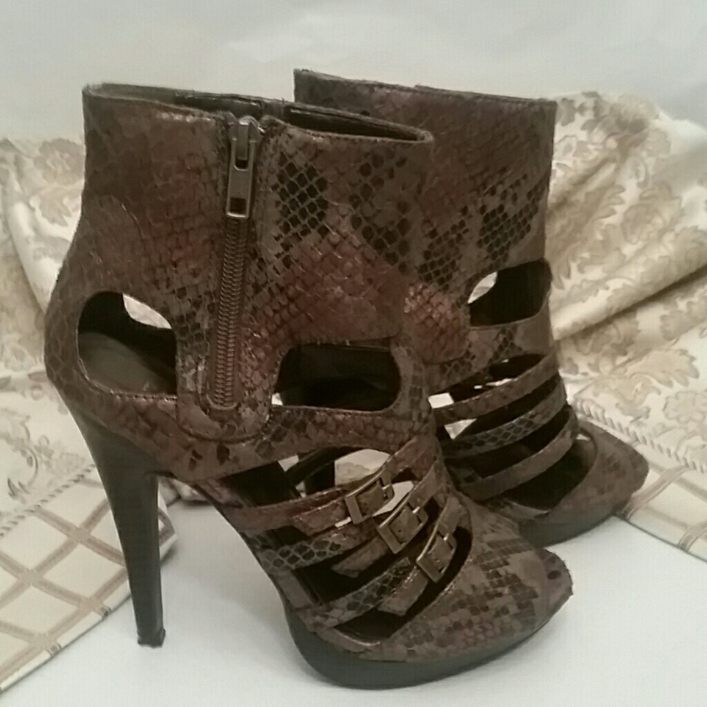 🌞SALE 3/$30🌞 Paprika Snakeskin Ankle Heels 6